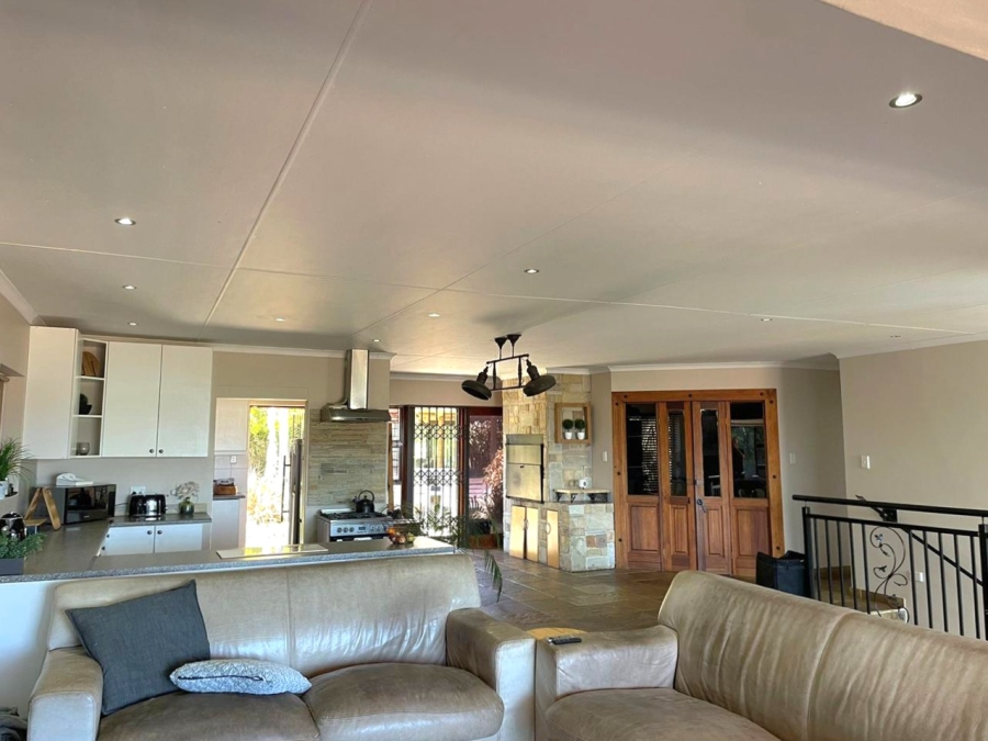 5 Bedroom Property for Sale in Hartenbos Heuwels Western Cape